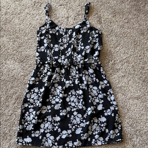 White House Black Market Dresses & Skirts - White House Black Market Black and White Dress